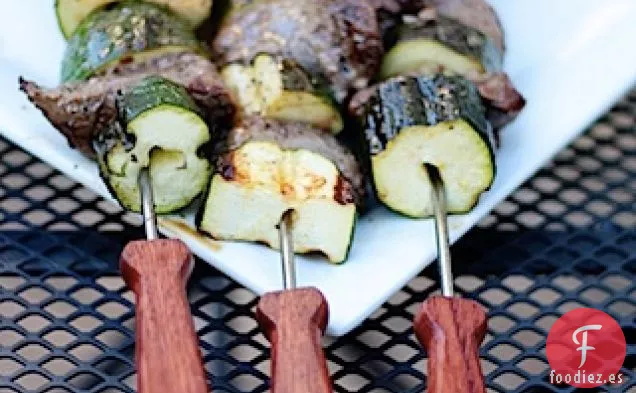 Brochetas De Carne De Ajo Y Calabaza