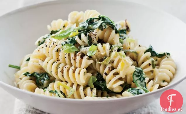 Fusilli con Crema de Puerro y Espinacas