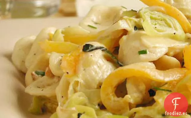 Pasta con Puerro, Pimienta y Salsa de Cebollino