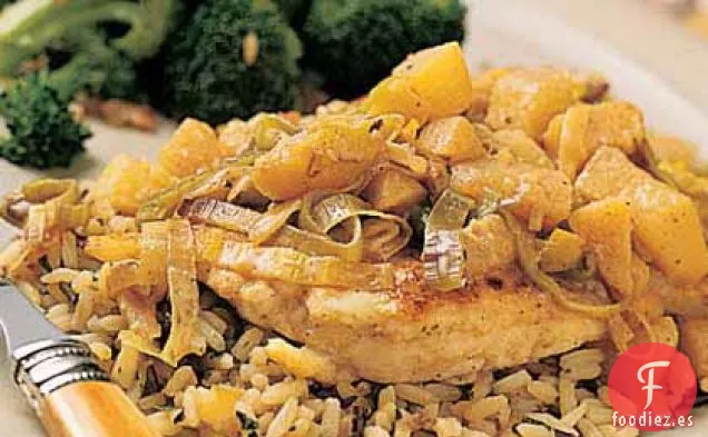 Pollo con Costra de Queso Parmesano con Puerros y Manzanas