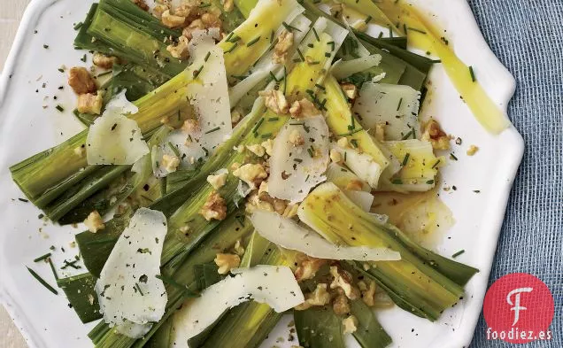 Ensalada de Puerros con Nueces y Tomme de Brebis