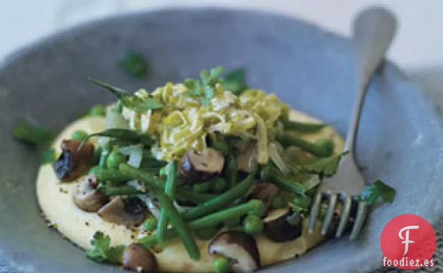 Polenta Con Judías Verdes, Champiñones, Guisantes Y Puerros