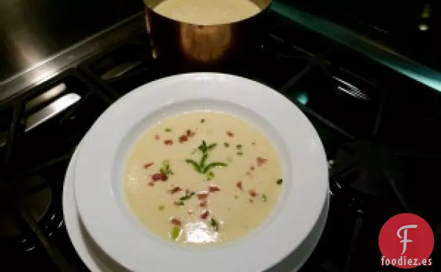 Sopa Cremosa De Maíz Con Trozos De Tocino