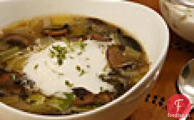 Sopa de Champiñones y Puerros con Crema de Tomillo