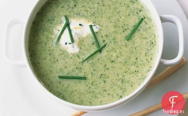 Sopa de Brócoli y Puerro con Crema de Cebollino y Limón