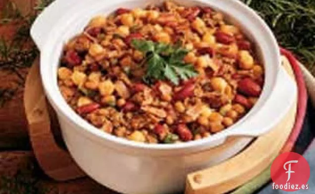 Cazuela de frijoles abundante