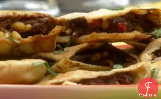 Pitas libanesas rellenas de carne (Arayes)