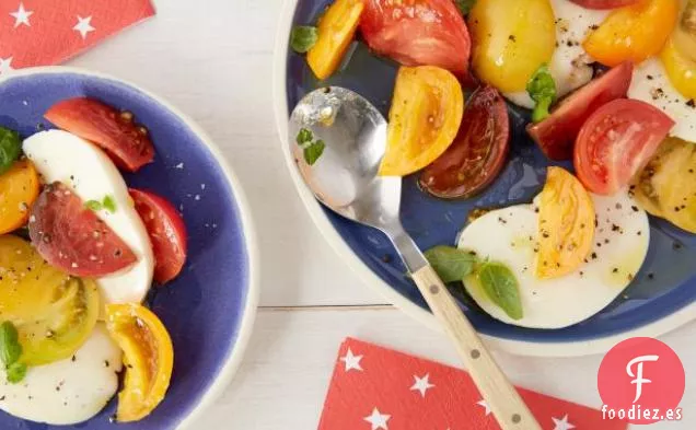 Ensalada de tomate, mozzarella y albahaca