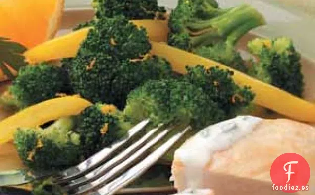 Pimiento amarillo con jengibre y brócoli