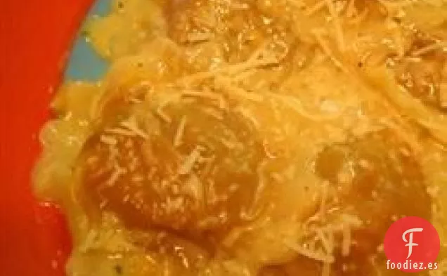 Ravioles de calabaza con salsa de mantequilla marrón y salvia