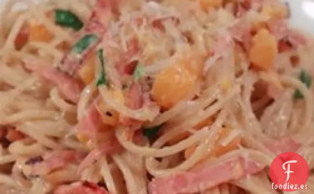 Espaguetis sencillos con jamón y calabaza