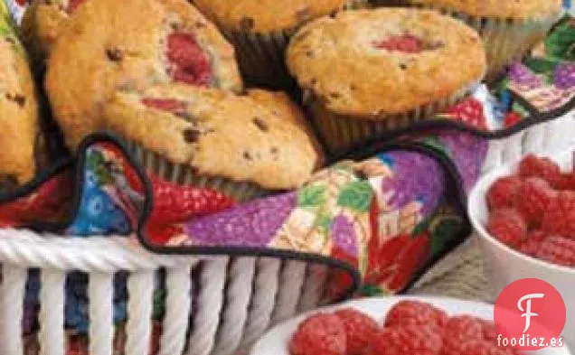 Muffins con chispas de chocolate y frambuesa