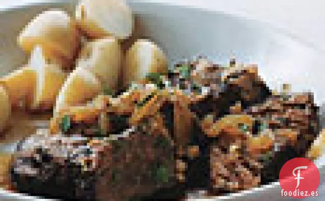 Carne de Res Estofada y Cebollas
