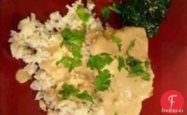 Mahi Mahi con Costra de Sésamo y Salsa de Mantequilla de Jengibre Shiso de Soja