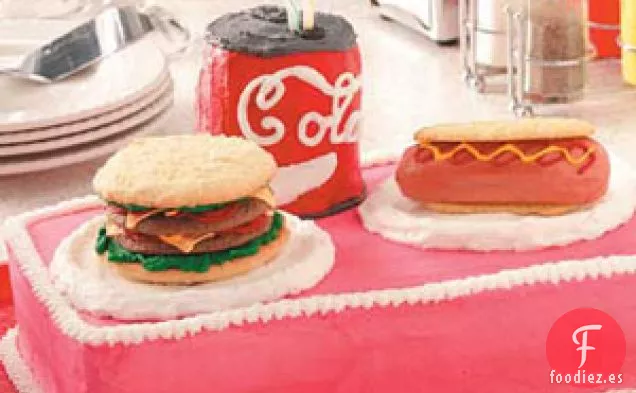 Pastel de hamburguesa y hot dog