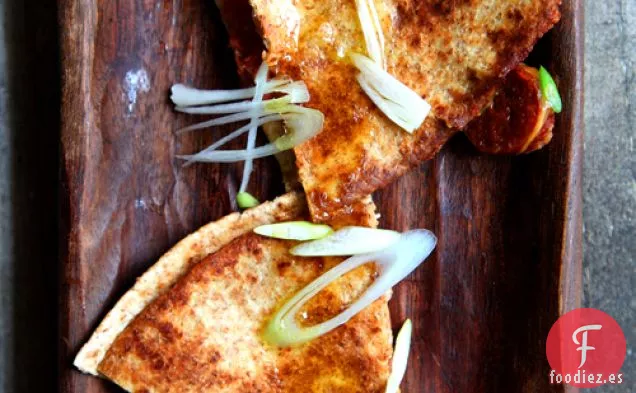 Quesadillas De Chorizo Y Cebolla Tierna