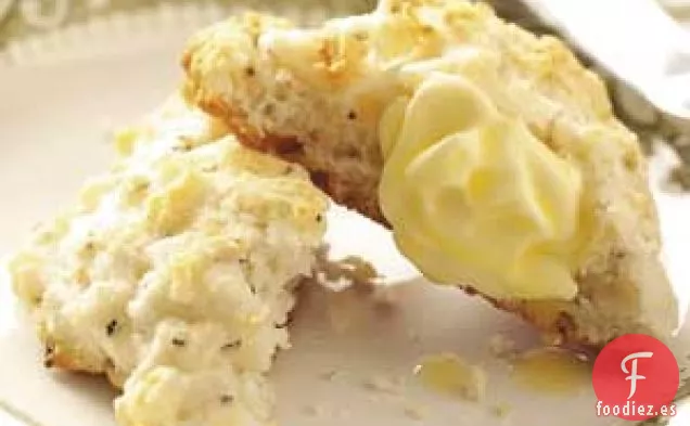 Galletas De Crema Agria Con Hierbas