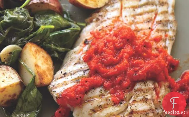 Mahimahi A La Parrilla Con Salsa De Pimiento Rojo