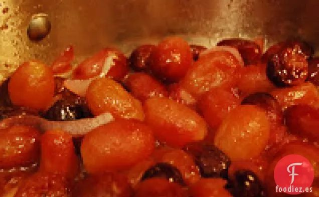 Salchicha Asada A La Siesta Con Uvas Y Cebolla