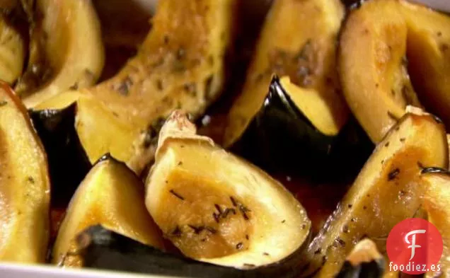 Gajos de calabaza bellota y romero asado dulce