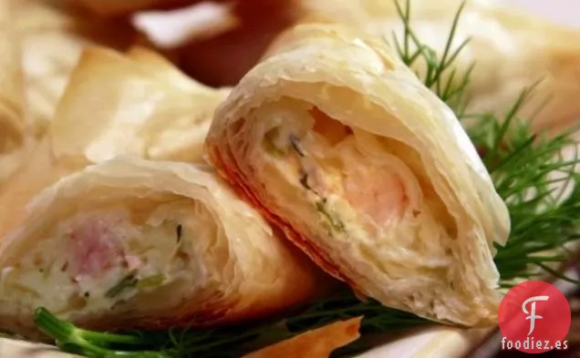 Triángulos filo de camarones y queso crema
