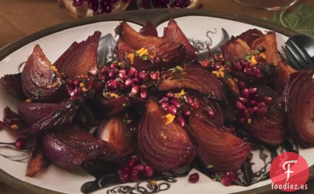 Cebollas Rojas Asadas Con Granada, Naranja Y Perejil Gremolata