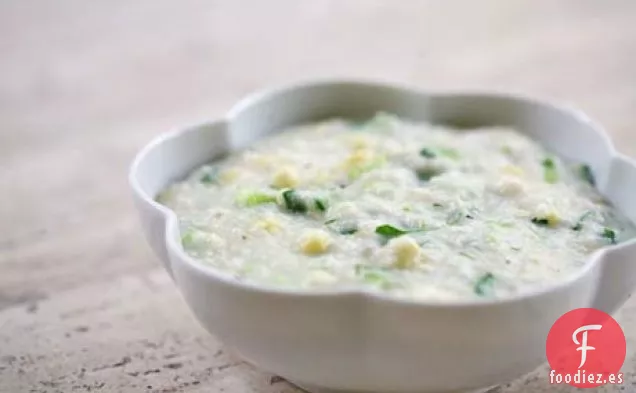 Sémola De Maíz Y Verduras De Cebolla