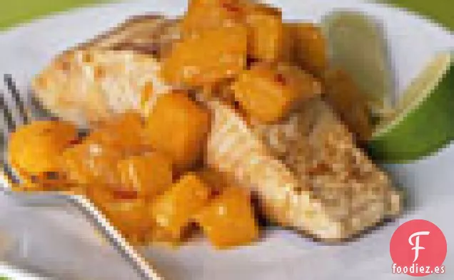 Mahimahi Chamuscado con Salsa de Mango Caliente y Agria