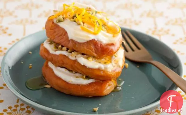 Napoleones de melocotón y queso de cabra