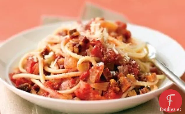 Bucatini Con Panceta, Tomates Y Cebolla