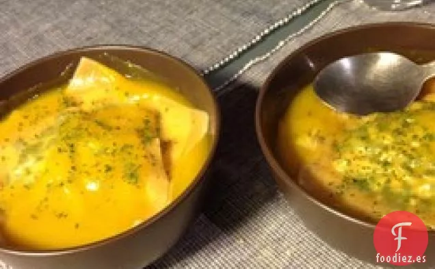 Sopa de calabaza con raviolis de espinacas