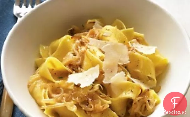 Pappardelle Con Cebolla Caramelizada Y Parmesano