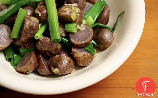 Ensalada Tibia De Patata Azul Y Cebolla Verde