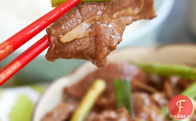 Carne De Res Con Jengibre Y Cebolleta