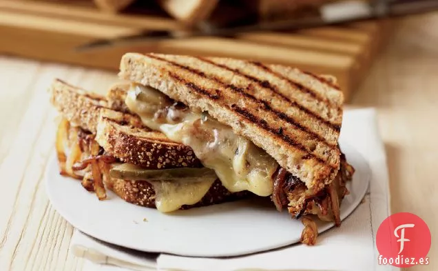 Sándwiches de Gruyère a la Parrilla y Cebolla Dulce