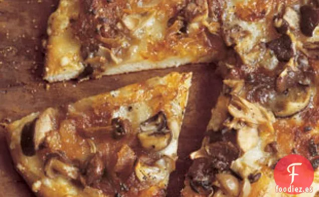 Pizza De Setas Silvestres Con Cebolla Caramelizada, Fontina Y Romero