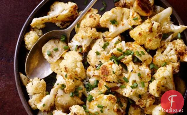 Coliflor asada con especias y alcachofas de Jerusalén