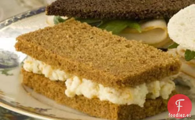Pan de jengibre con crema para untar de albaricoque y ricotta