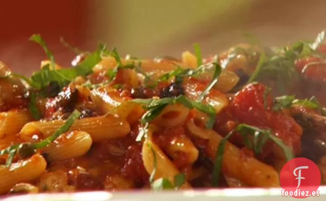 Puttanesca con Polpette de Atún y Penne