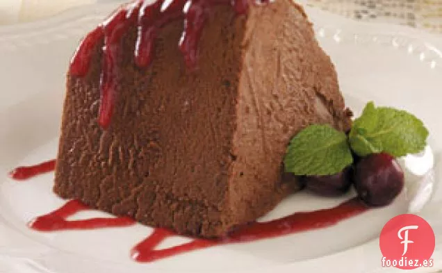 Mousse de chocolate con salsa de arándanos