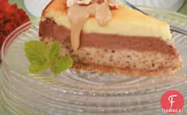 Tarta de queso con avellanas en capas