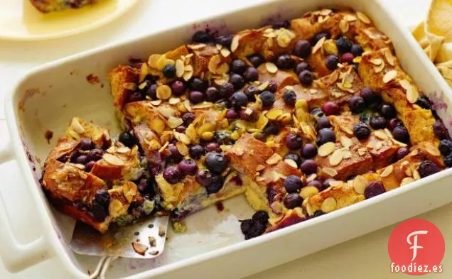 Tostada francesa horneada con arándanos y almendras