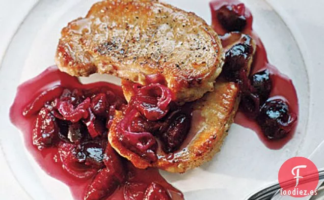 Chuletas de Cerdo con Salsa de Cerezas