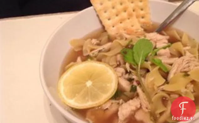 Sopa de pollo portuguesa II