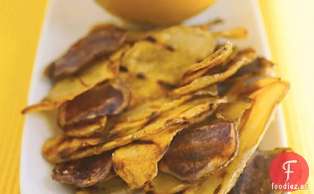 Patatas Fritas A La Parrilla Con Salsa De Cebollino