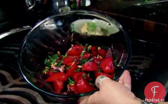 Ensalada de remolacha tricolor con vinagreta de cerezas