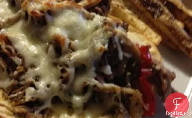 Sándwich de cerdo desmenuzado con pesto