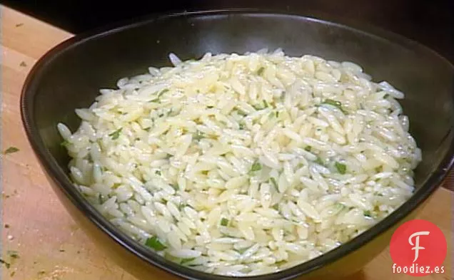 Orzo con perejil y ralladura de limón