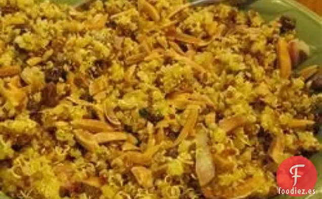 Quinoa cítrica al curry con pasas y almendras tostadas