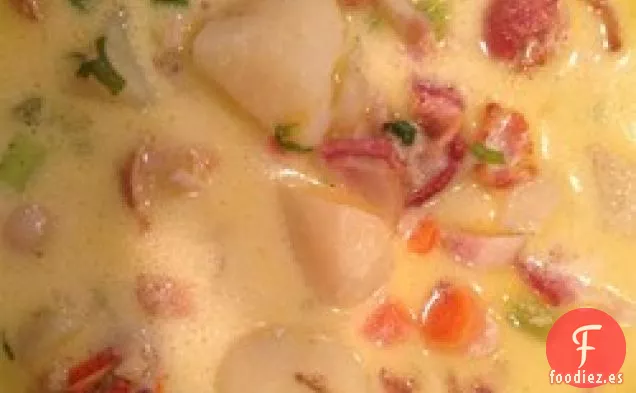 Sopa de almejas y verduras al estilo de Nueva Inglaterra